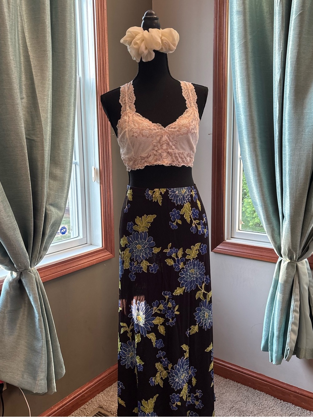 Coldwater Creek Blue Floral Maxi Skirt Women’s Large Made in USA Stretch